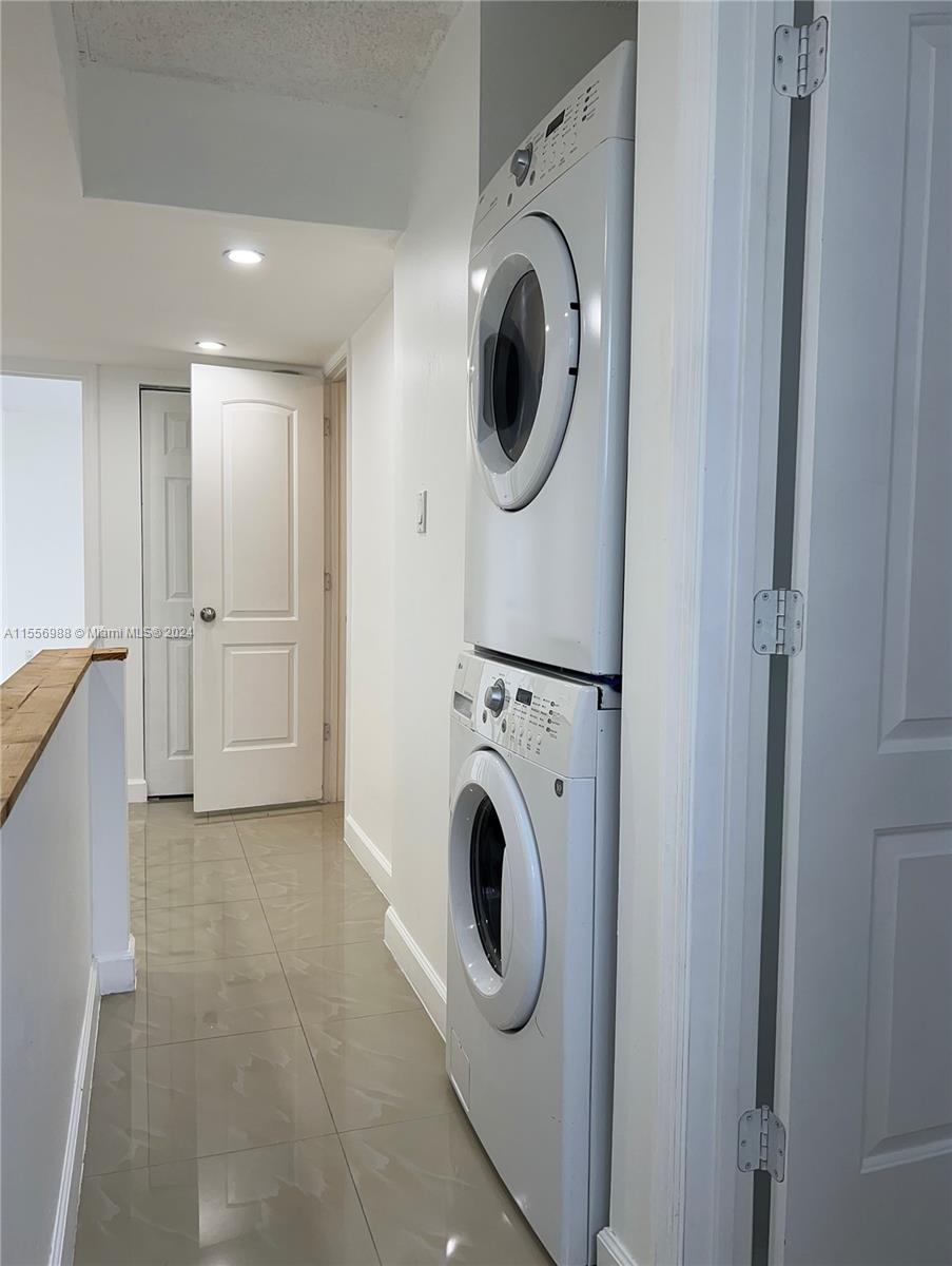 9365 Fontainebleau Blvd E214, Miami, Florida 33172, 2 Bedrooms Bedrooms, ,1 BathroomBathrooms,Residentiallease,For Rent,9365 Fontainebleau Blvd E214,A11556988