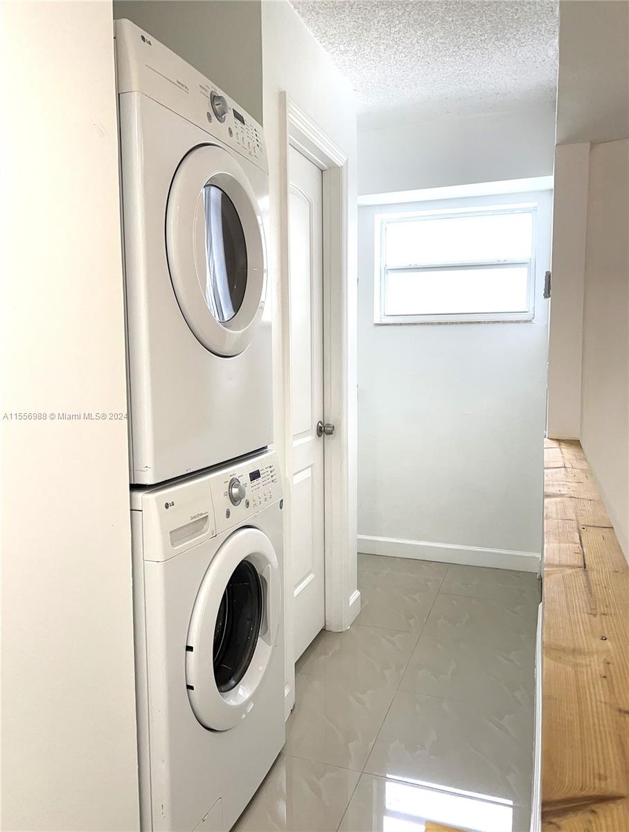 9365 Fontainebleau Blvd E214, Miami, Florida 33172, 2 Bedrooms Bedrooms, ,1 BathroomBathrooms,Residentiallease,For Rent,9365 Fontainebleau Blvd E214,A11556988