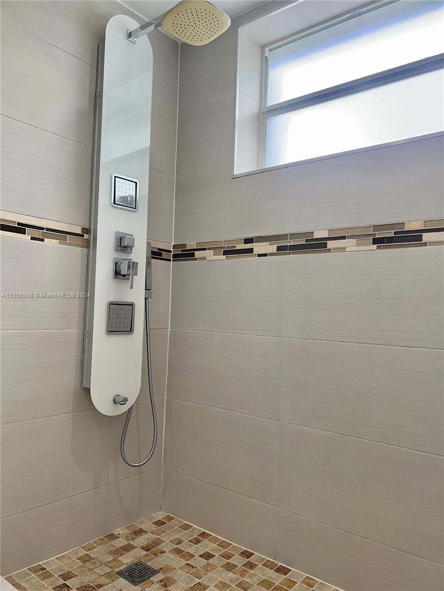 9365 Fontainebleau Blvd E214, Miami, Florida 33172, 2 Bedrooms Bedrooms, ,1 BathroomBathrooms,Residentiallease,For Rent,9365 Fontainebleau Blvd E214,A11556988