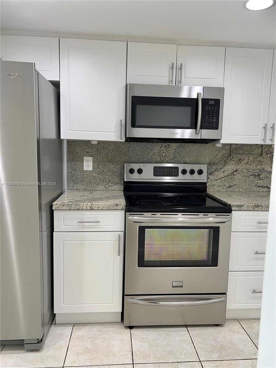 9365 Fontainebleau Blvd E214, Miami, Florida 33172, 2 Bedrooms Bedrooms, ,1 BathroomBathrooms,Residentiallease,For Rent,9365 Fontainebleau Blvd E214,A11556988