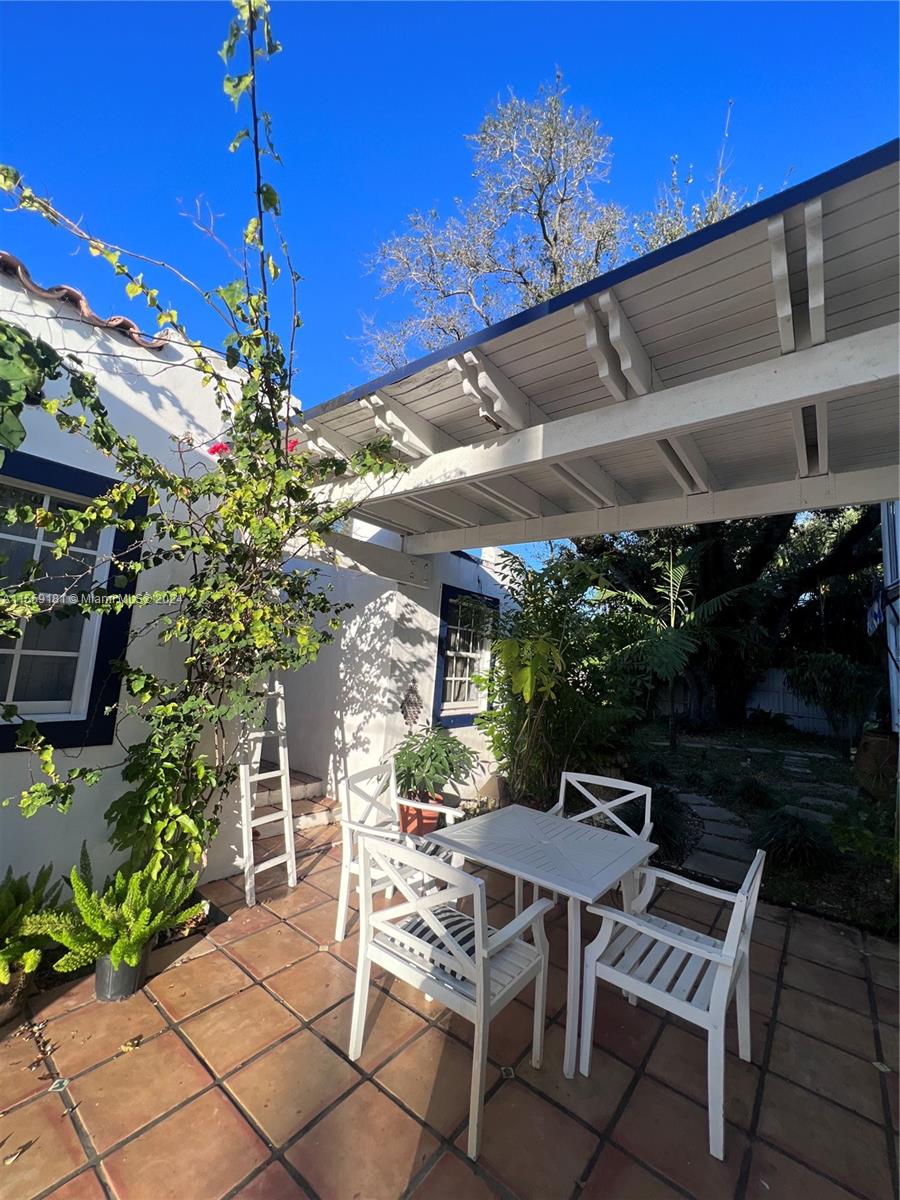 652 NE 77th St 1, Miami, Florida 33138, 1 Bedroom Bedrooms, ,2 BathroomsBathrooms,Residentiallease,For Rent,652 NE 77th St 1,A11559181