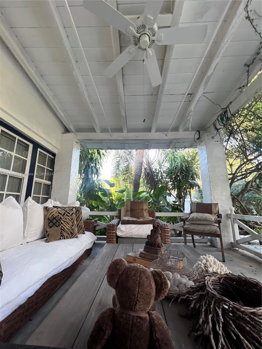 652 NE 77th St 1, Miami, Florida 33138, 1 Bedroom Bedrooms, ,2 BathroomsBathrooms,Residentiallease,For Rent,652 NE 77th St 1,A11559181