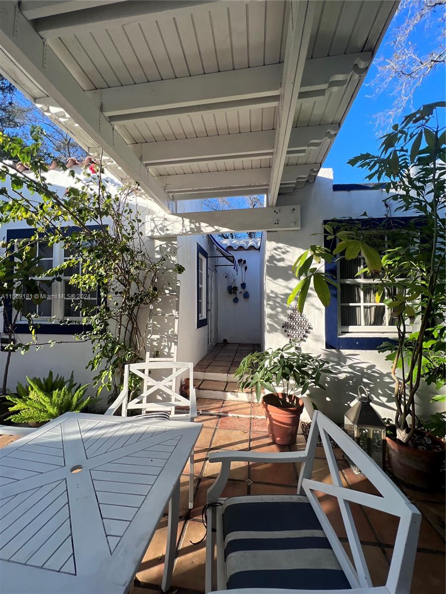 652 NE 77th St 1, Miami, Florida 33138, 1 Bedroom Bedrooms, ,2 BathroomsBathrooms,Residentiallease,For Rent,652 NE 77th St 1,A11559181