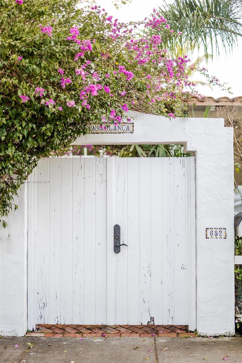 652 NE 77th St 1, Miami, Florida 33138, 1 Bedroom Bedrooms, ,2 BathroomsBathrooms,Residentiallease,For Rent,652 NE 77th St 1,A11559181