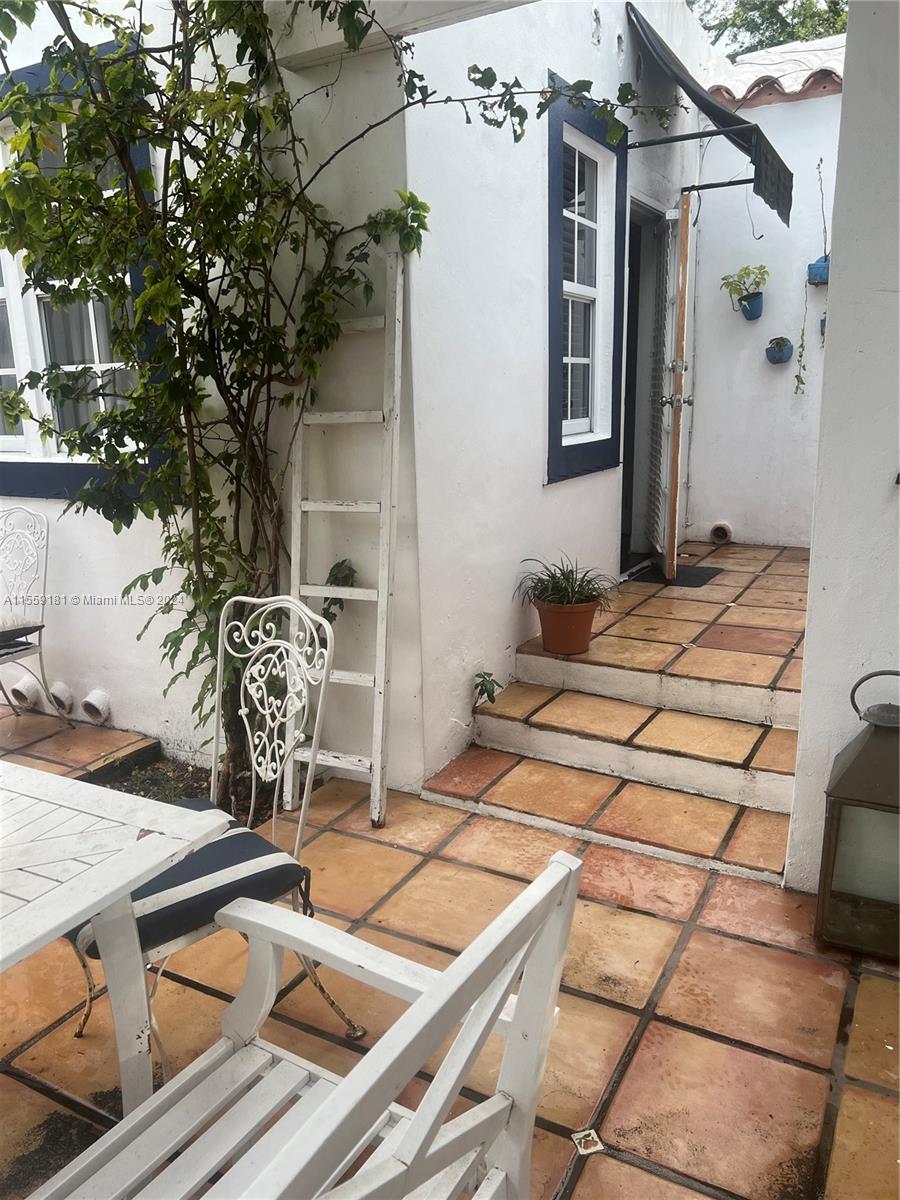 652 NE 77th St 1, Miami, Florida 33138, 1 Bedroom Bedrooms, ,2 BathroomsBathrooms,Residentiallease,For Rent,652 NE 77th St 1,A11559181