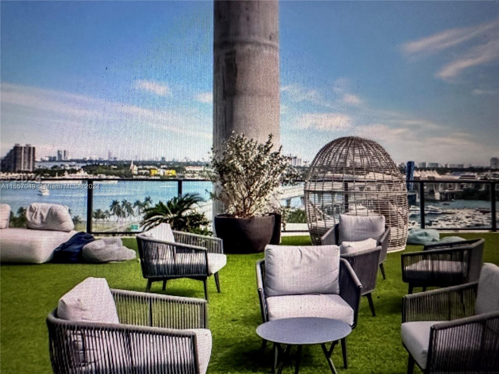 398 NE 5th St 1705, Miami, Florida 33132, 1 Bedroom Bedrooms, ,1 BathroomBathrooms,Residentiallease,For Rent,398 NE 5th St 1705,A11557049