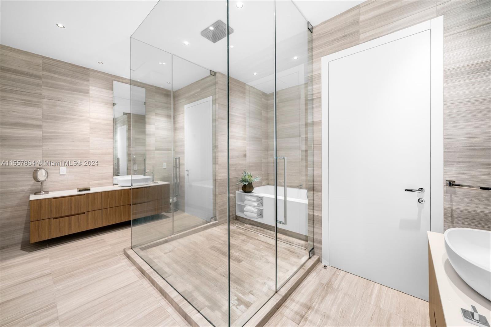 4701 N Meridian Ave LPH21, Miami Beach, Florida 33140, 3 Bedrooms Bedrooms, ,3 BathroomsBathrooms,Residential,For Sale,4701 N Meridian Ave LPH21,A11557864