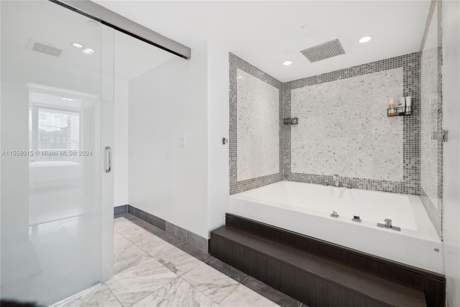 200 Biscayne Boulevard Way 3711, Miami, Florida 33131, 1 Bedroom Bedrooms, ,1 BathroomBathrooms,Residentiallease,For Rent,200 Biscayne Boulevard Way 3711,A11558015