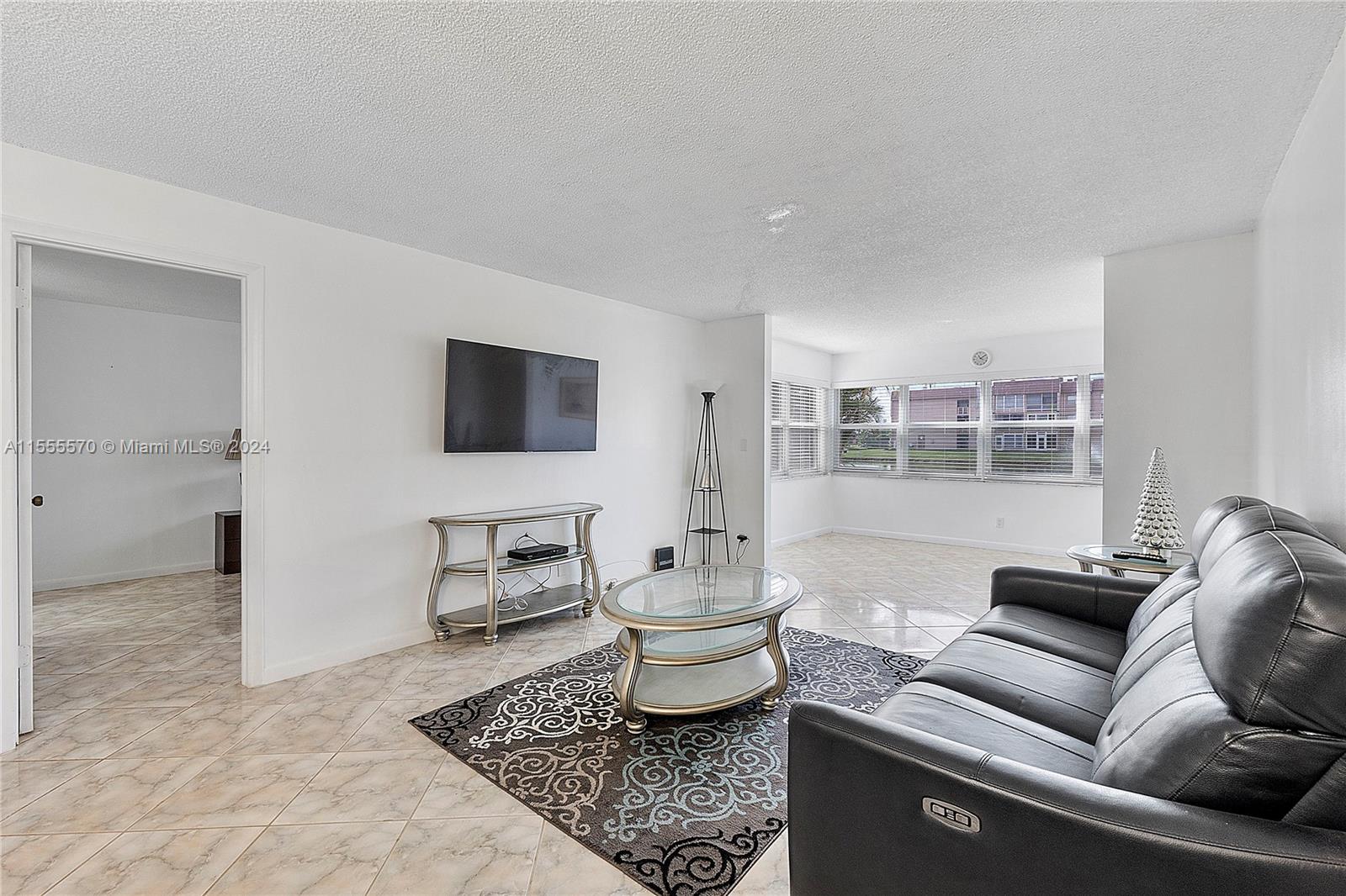 9540 Sunrise Lakes Blvd 103, Sunrise, Florida 33322, 1 Bedroom Bedrooms, ,1 BathroomBathrooms,Residential,For Sale,9540 Sunrise Lakes Blvd 103,A11555570