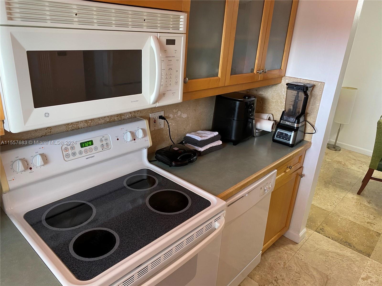 250 Layne Blvd 110, Hallandale Beach, Florida 33009, 2 Bedrooms Bedrooms, ,2 BathroomsBathrooms,Residential,For Sale,250 Layne Blvd 110,A11557683