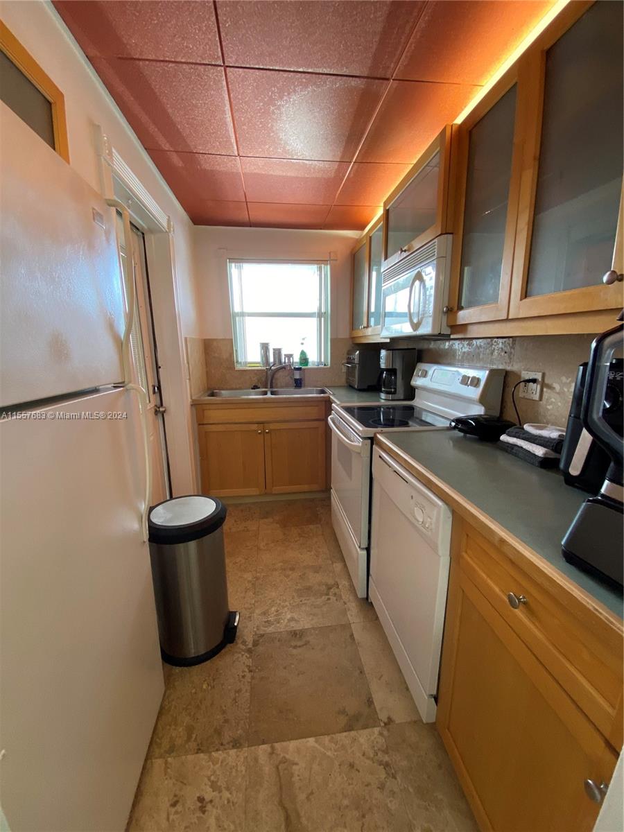 250 Layne Blvd 110, Hallandale Beach, Florida 33009, 2 Bedrooms Bedrooms, ,2 BathroomsBathrooms,Residential,For Sale,250 Layne Blvd 110,A11557683