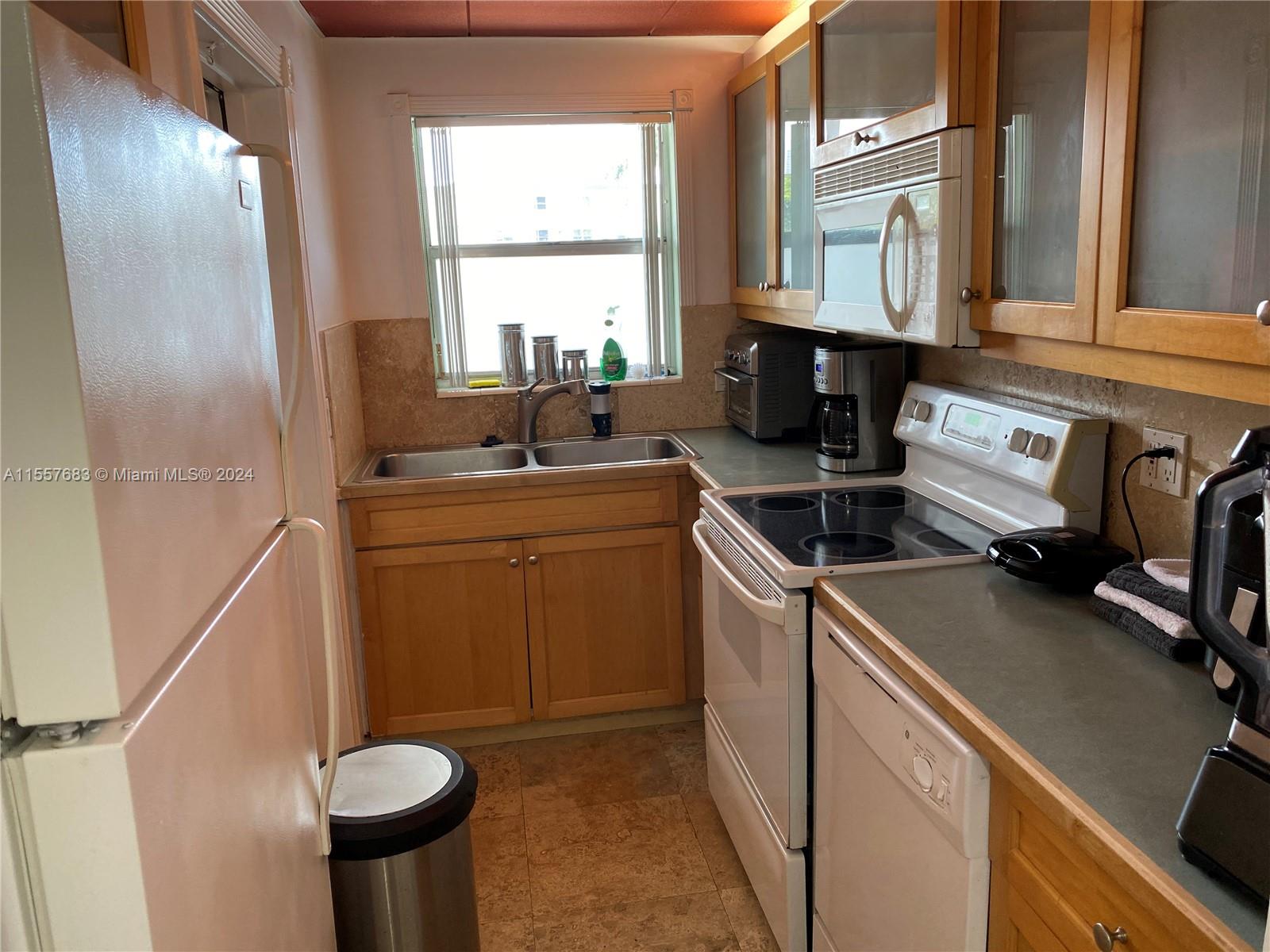 250 Layne Blvd 110, Hallandale Beach, Florida 33009, 2 Bedrooms Bedrooms, ,2 BathroomsBathrooms,Residential,For Sale,250 Layne Blvd 110,A11557683