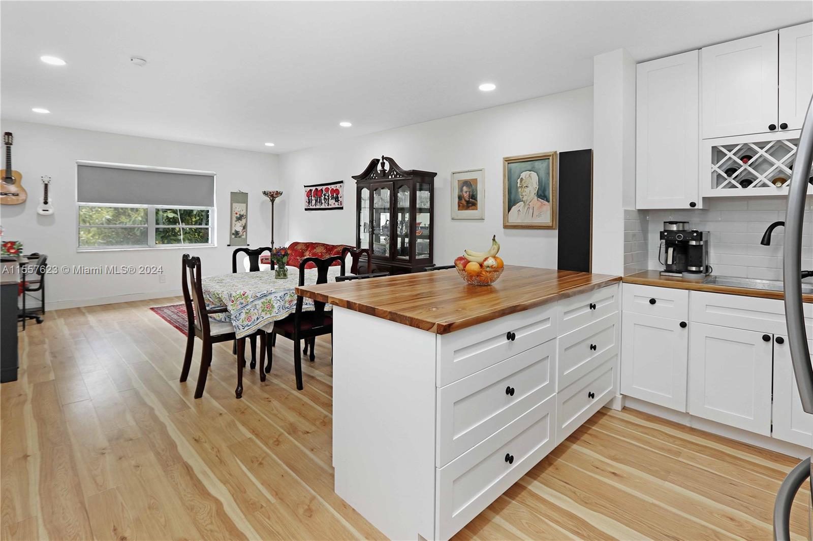 1520 Mckinley St 206E, Hollywood, Florida 33020, 1 Bedroom Bedrooms, ,1 BathroomBathrooms,Residential,For Sale,1520 Mckinley St 206E,A11557623