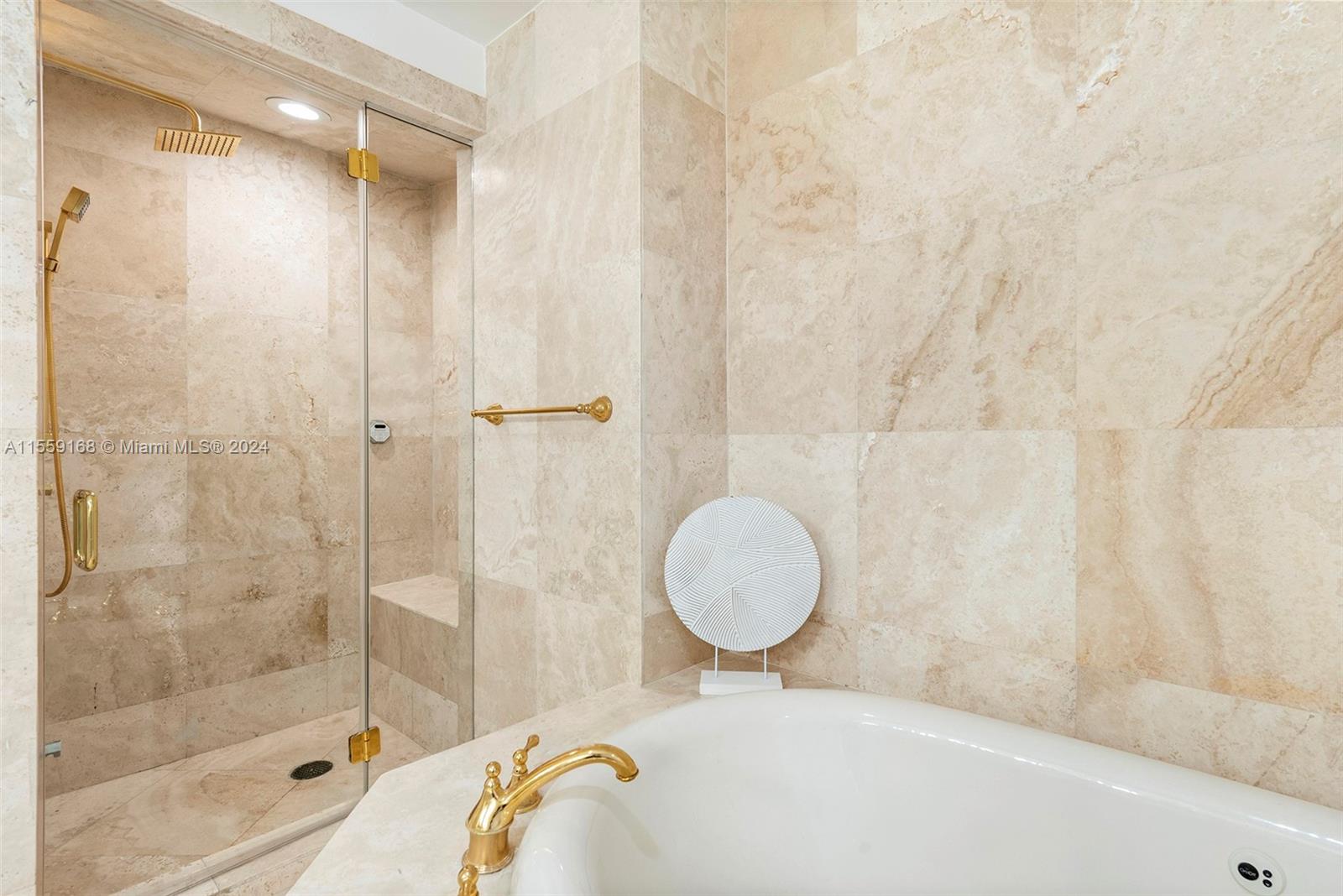Miami Beach, Florida 33109, 3 Bedrooms Bedrooms, ,3 BathroomsBathrooms,Residentiallease,For Rent,A11559168
