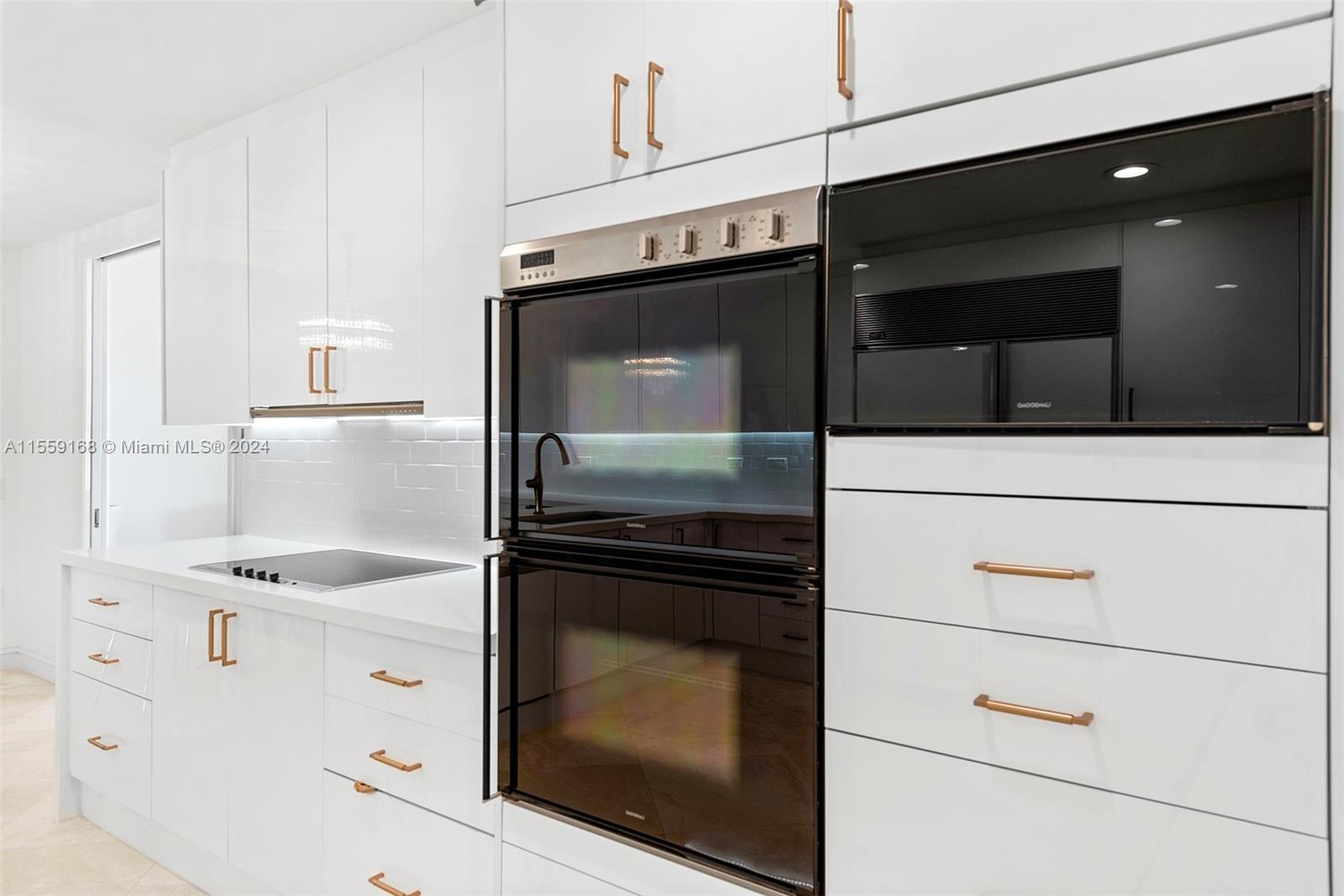 Miami Beach, Florida 33109, 3 Bedrooms Bedrooms, ,3 BathroomsBathrooms,Residentiallease,For Rent,A11559168