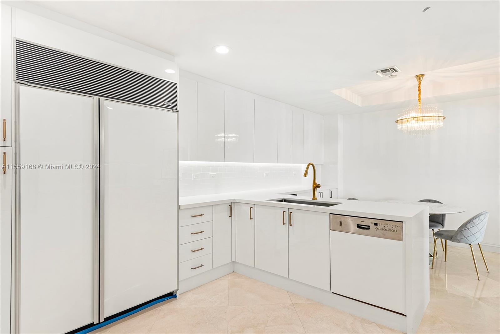 Miami Beach, Florida 33109, 3 Bedrooms Bedrooms, ,3 BathroomsBathrooms,Residentiallease,For Rent,A11559168