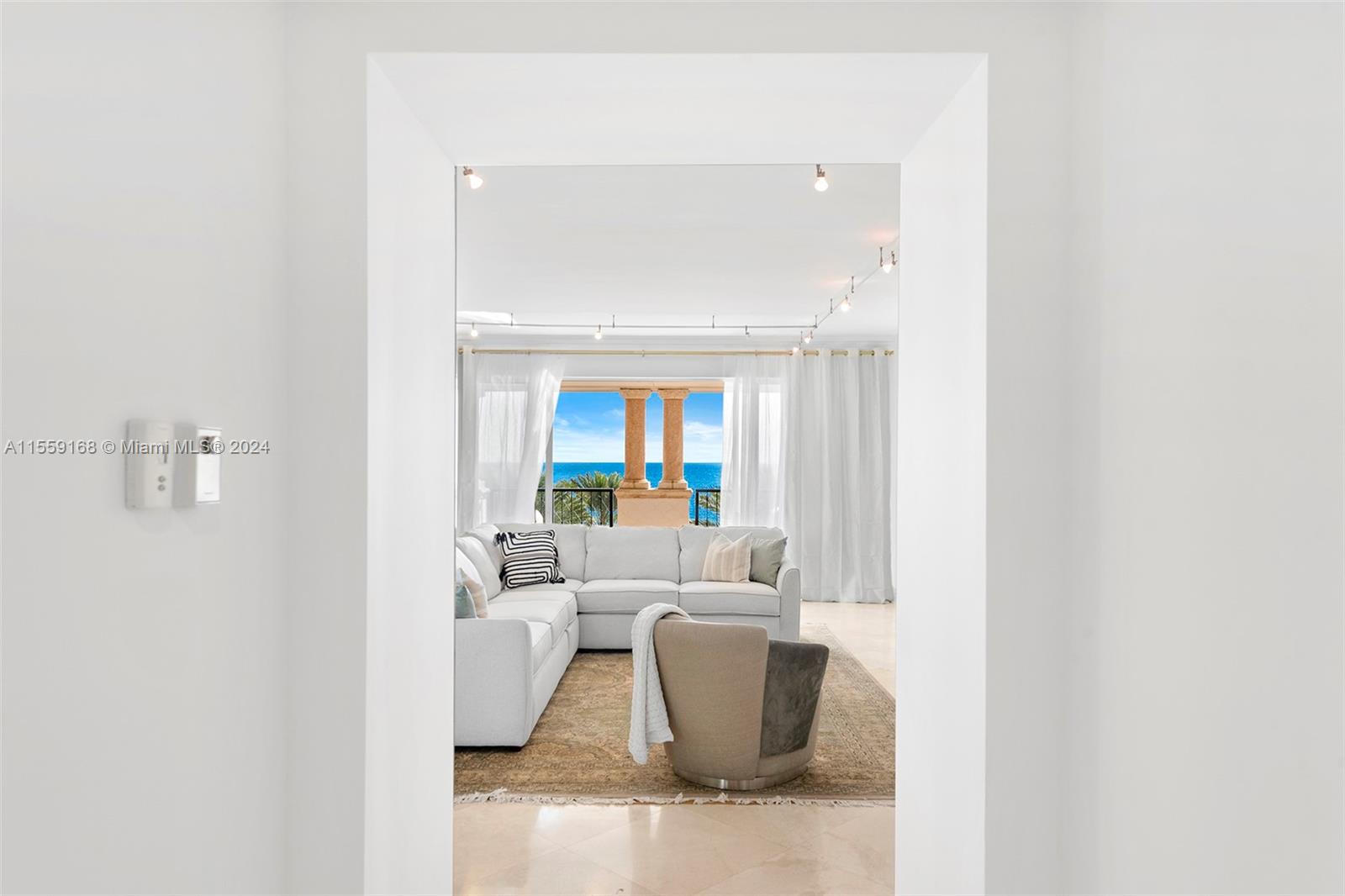 Miami Beach, Florida 33109, 3 Bedrooms Bedrooms, ,3 BathroomsBathrooms,Residentiallease,For Rent,A11559168