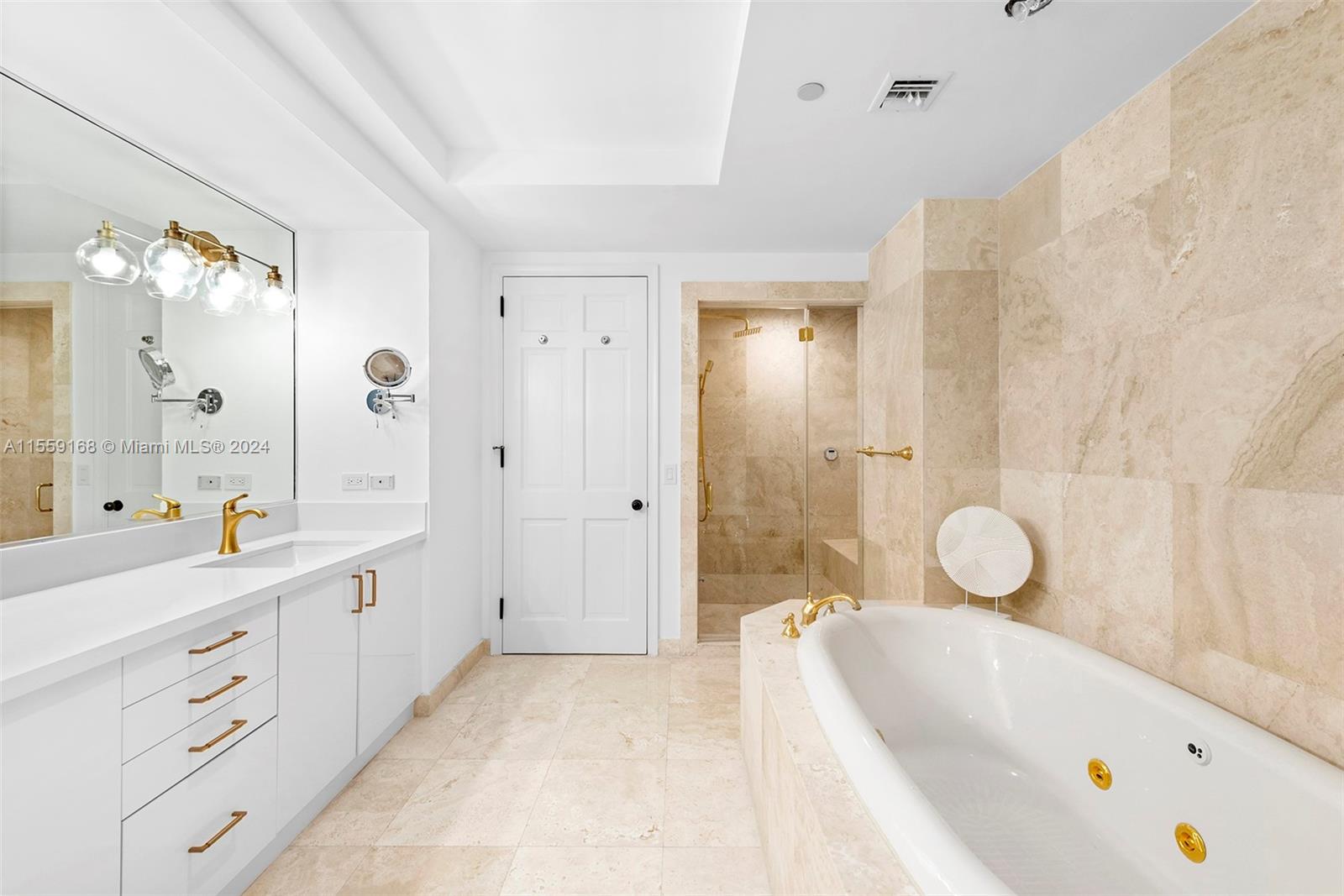 Miami Beach, Florida 33109, 3 Bedrooms Bedrooms, ,3 BathroomsBathrooms,Residentiallease,For Rent,A11559168