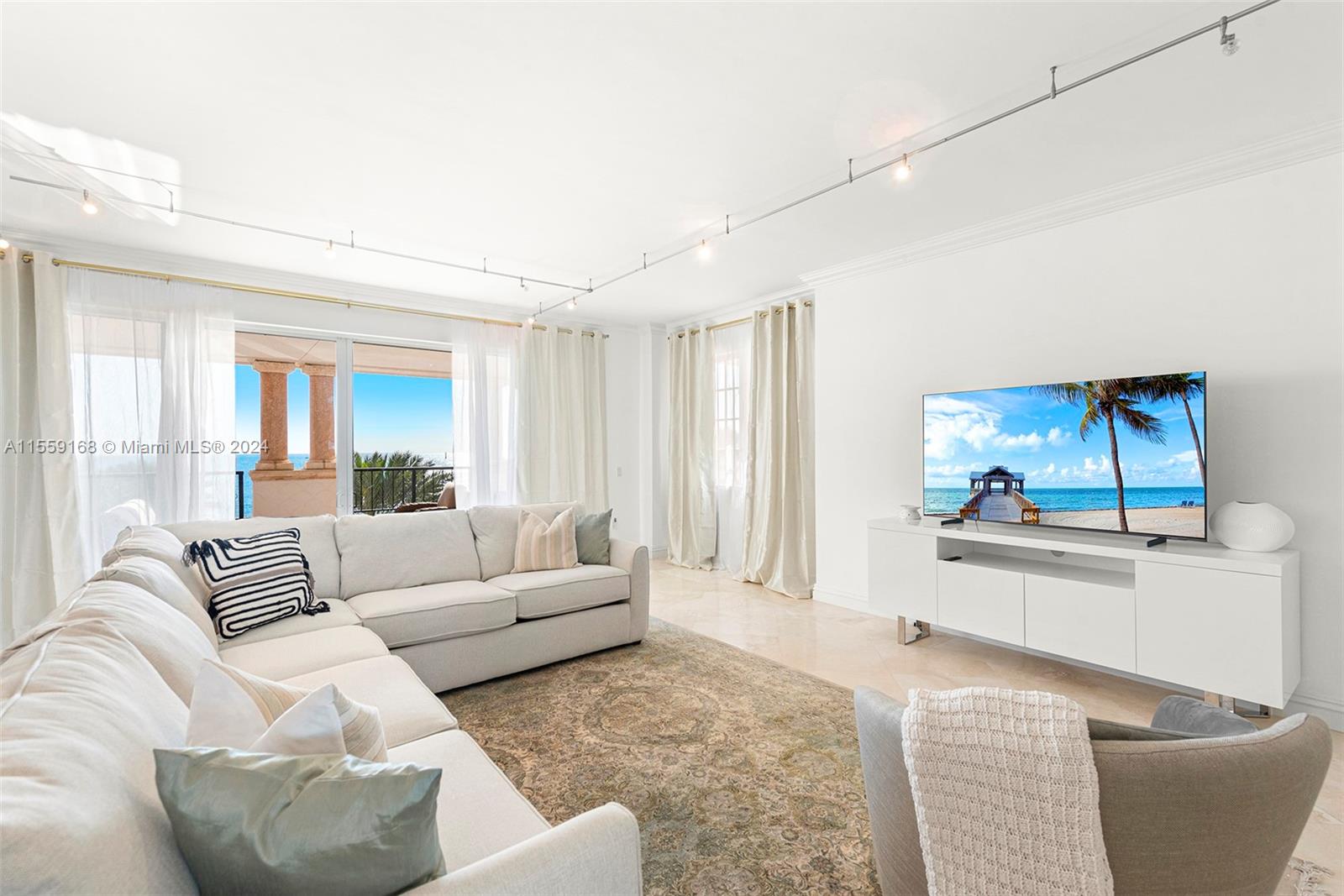 Miami Beach, Florida 33109, 3 Bedrooms Bedrooms, ,3 BathroomsBathrooms,Residentiallease,For Rent,A11559168