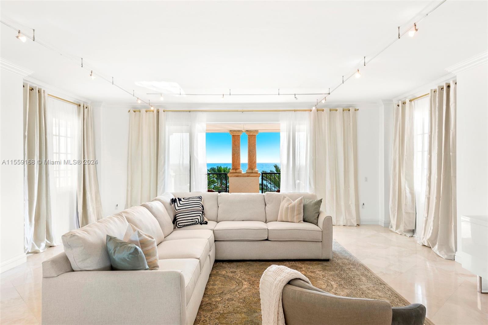 Miami Beach, Florida 33109, 3 Bedrooms Bedrooms, ,3 BathroomsBathrooms,Residentiallease,For Rent,A11559168