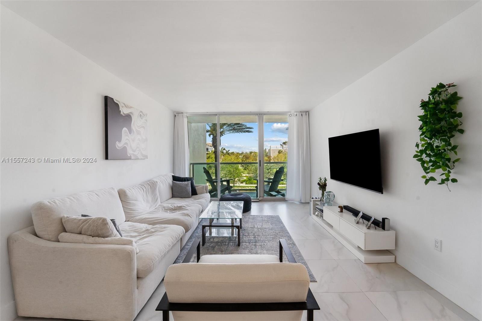 650 West Ave 306, Miami Beach, Florida 33139, 1 Bedroom Bedrooms, ,1 BathroomBathrooms,Residential,For Sale,650 West Ave 306,A11557243