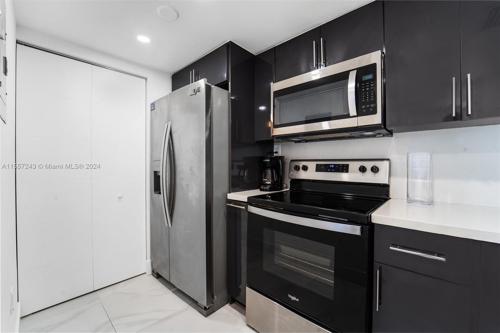650 West Ave 306, Miami Beach, Florida 33139, 1 Bedroom Bedrooms, ,1 BathroomBathrooms,Residential,For Sale,650 West Ave 306,A11557243