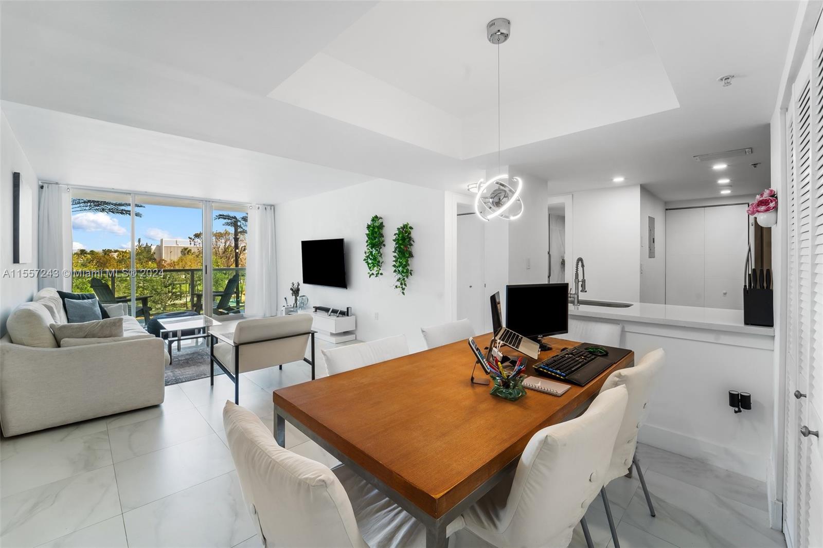 650 West Ave 306, Miami Beach, Florida 33139, 1 Bedroom Bedrooms, ,1 BathroomBathrooms,Residential,For Sale,650 West Ave 306,A11557243