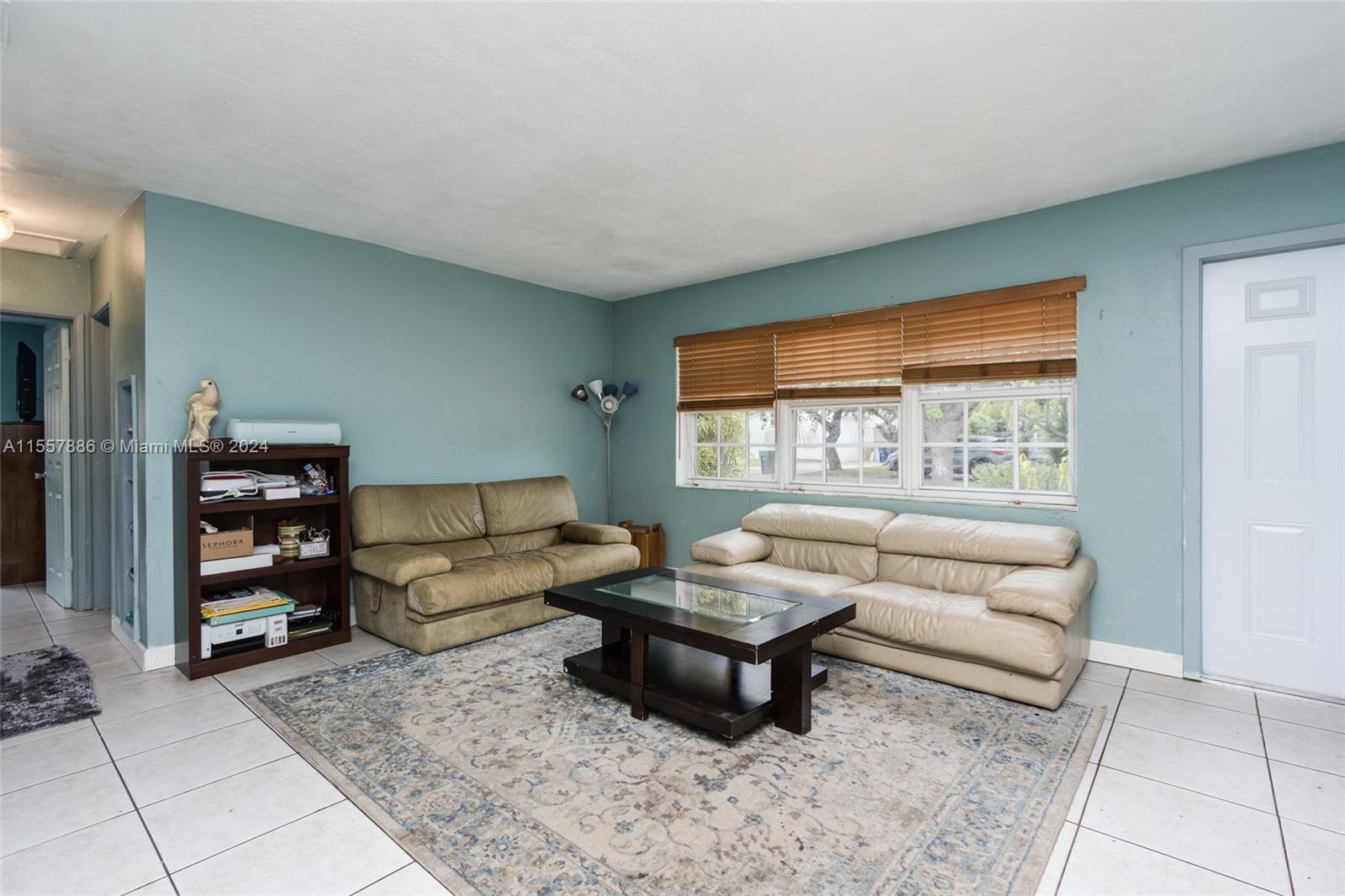 919 NE 4th Ct, Hallandale Beach, Florida 33009, 2 Bedrooms Bedrooms, ,1 BathroomBathrooms,Residential,For Sale,919 NE 4th Ct,A11557886