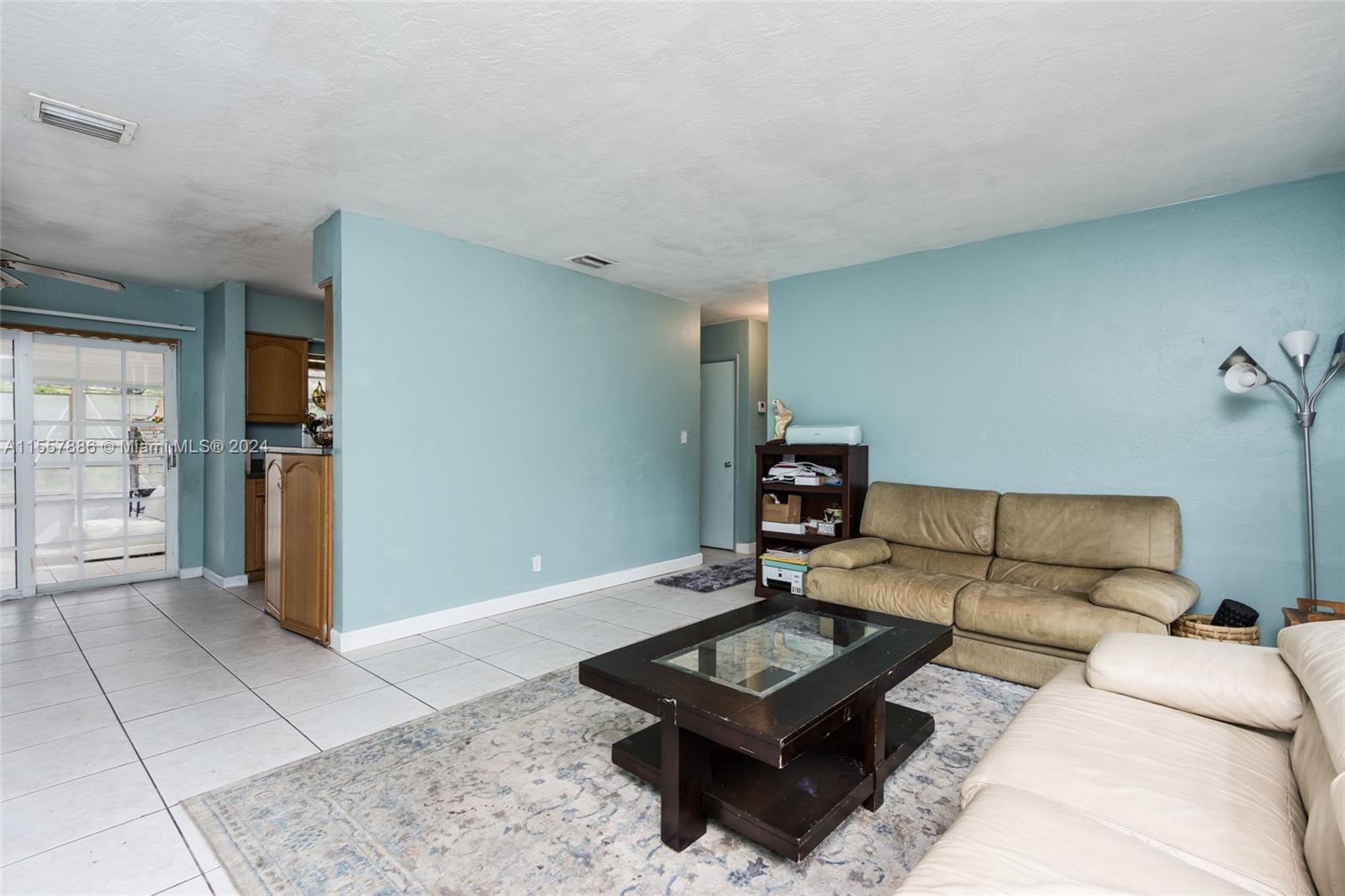 919 NE 4th Ct, Hallandale Beach, Florida 33009, 2 Bedrooms Bedrooms, ,1 BathroomBathrooms,Residential,For Sale,919 NE 4th Ct,A11557886