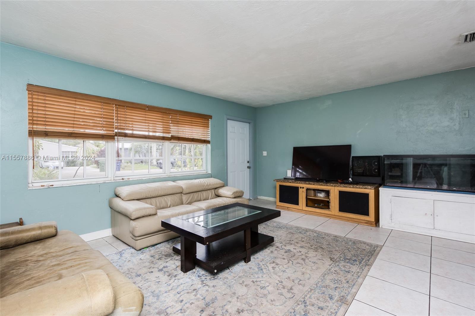 919 NE 4th Ct, Hallandale Beach, Florida 33009, 2 Bedrooms Bedrooms, ,1 BathroomBathrooms,Residential,For Sale,919 NE 4th Ct,A11557886