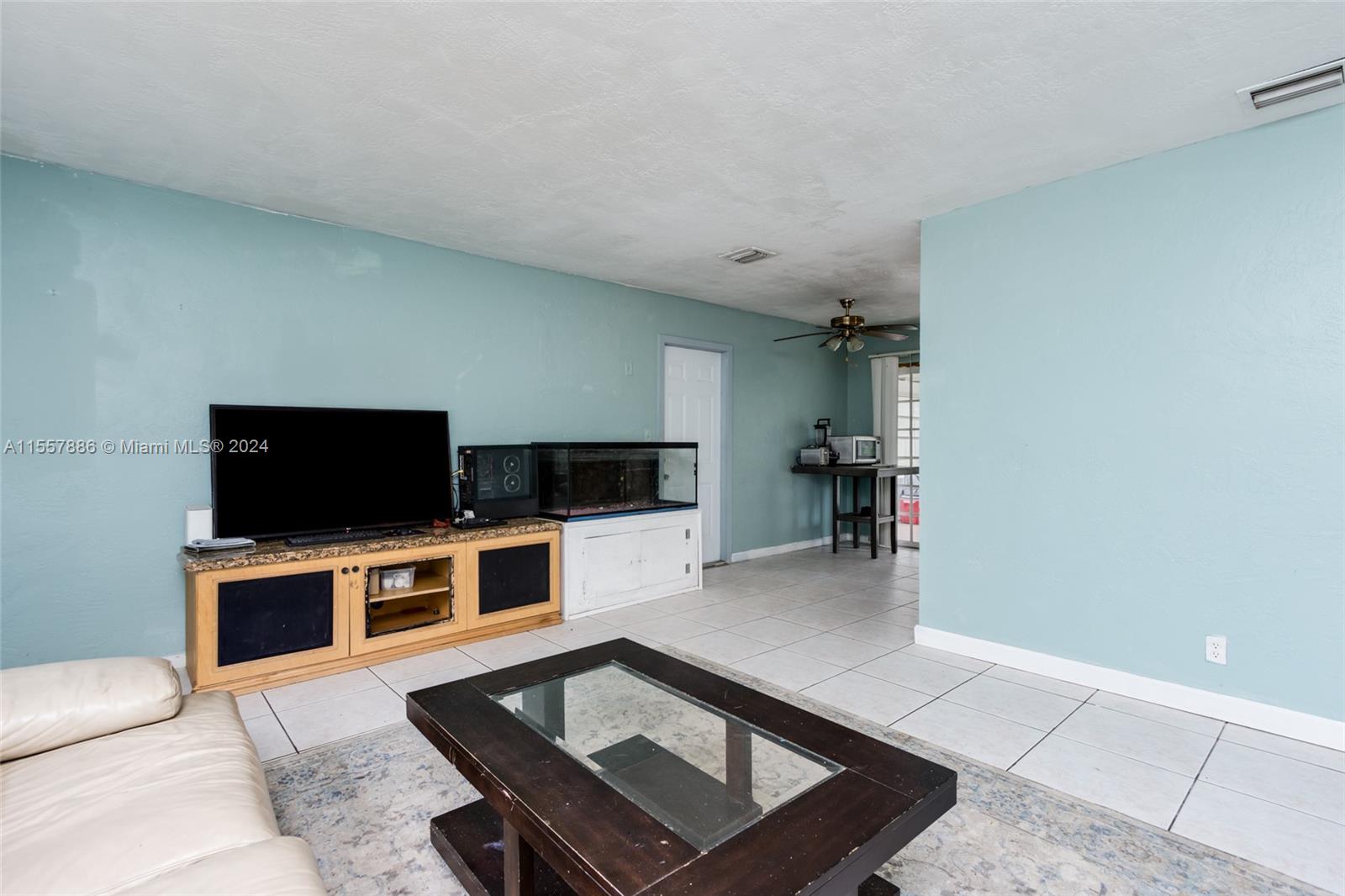 919 NE 4th Ct, Hallandale Beach, Florida 33009, 2 Bedrooms Bedrooms, ,1 BathroomBathrooms,Residential,For Sale,919 NE 4th Ct,A11557886