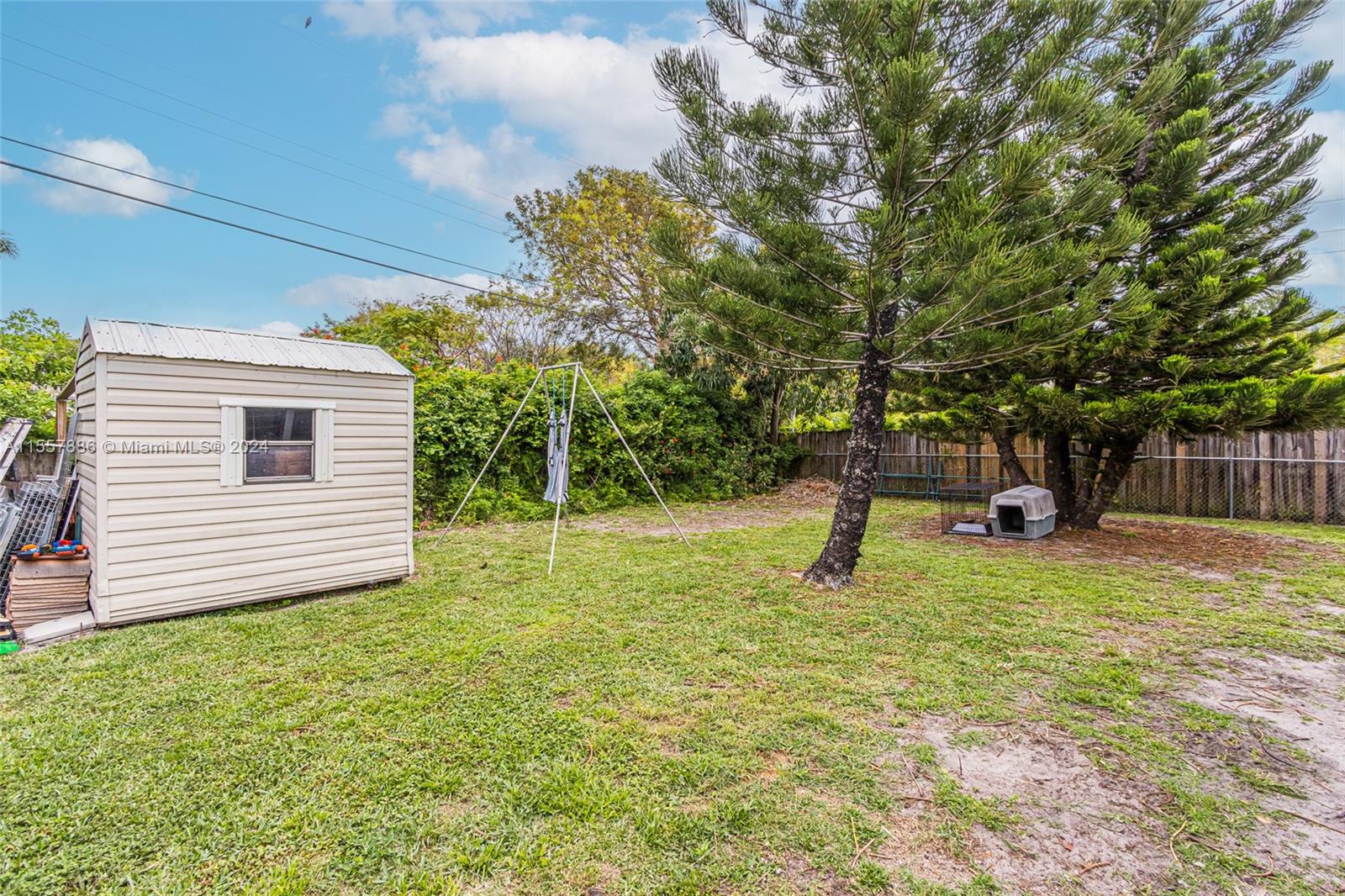 919 NE 4th Ct, Hallandale Beach, Florida 33009, 2 Bedrooms Bedrooms, ,1 BathroomBathrooms,Residential,For Sale,919 NE 4th Ct,A11557886