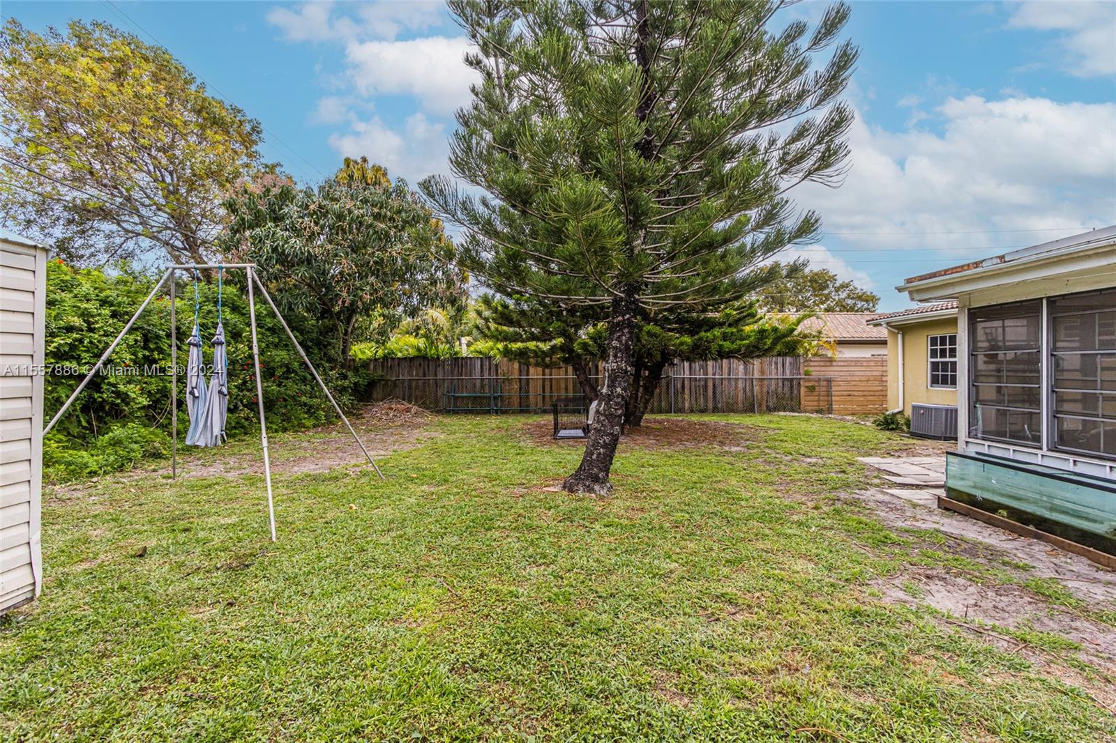 919 NE 4th Ct, Hallandale Beach, Florida 33009, 2 Bedrooms Bedrooms, ,1 BathroomBathrooms,Residential,For Sale,919 NE 4th Ct,A11557886