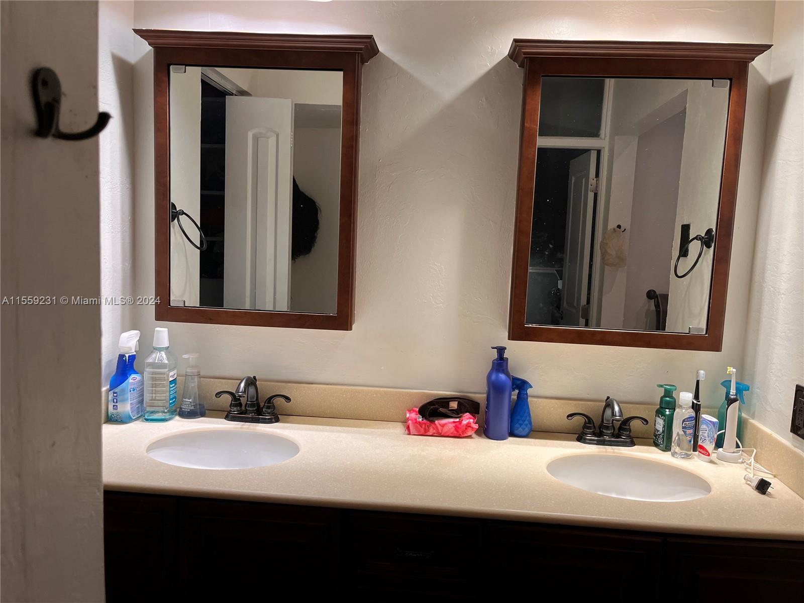 474 SE 11th Ter 474, Dania Beach, Florida 33004, 2 Bedrooms Bedrooms, ,2 BathroomsBathrooms,Residentiallease,For Rent,474 SE 11th Ter 474,A11559231