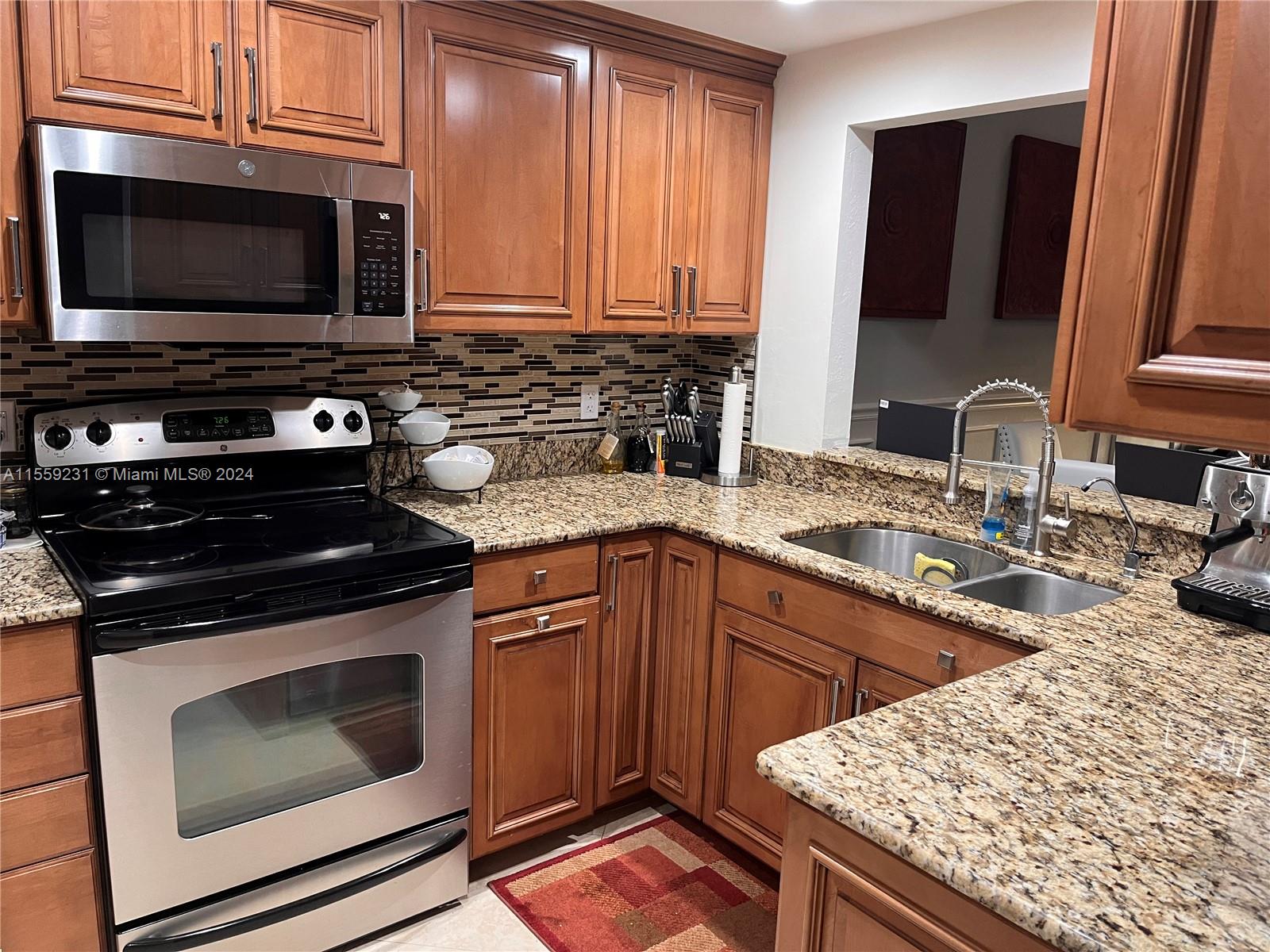 474 SE 11th Ter 474, Dania Beach, Florida 33004, 2 Bedrooms Bedrooms, ,2 BathroomsBathrooms,Residentiallease,For Rent,474 SE 11th Ter 474,A11559231