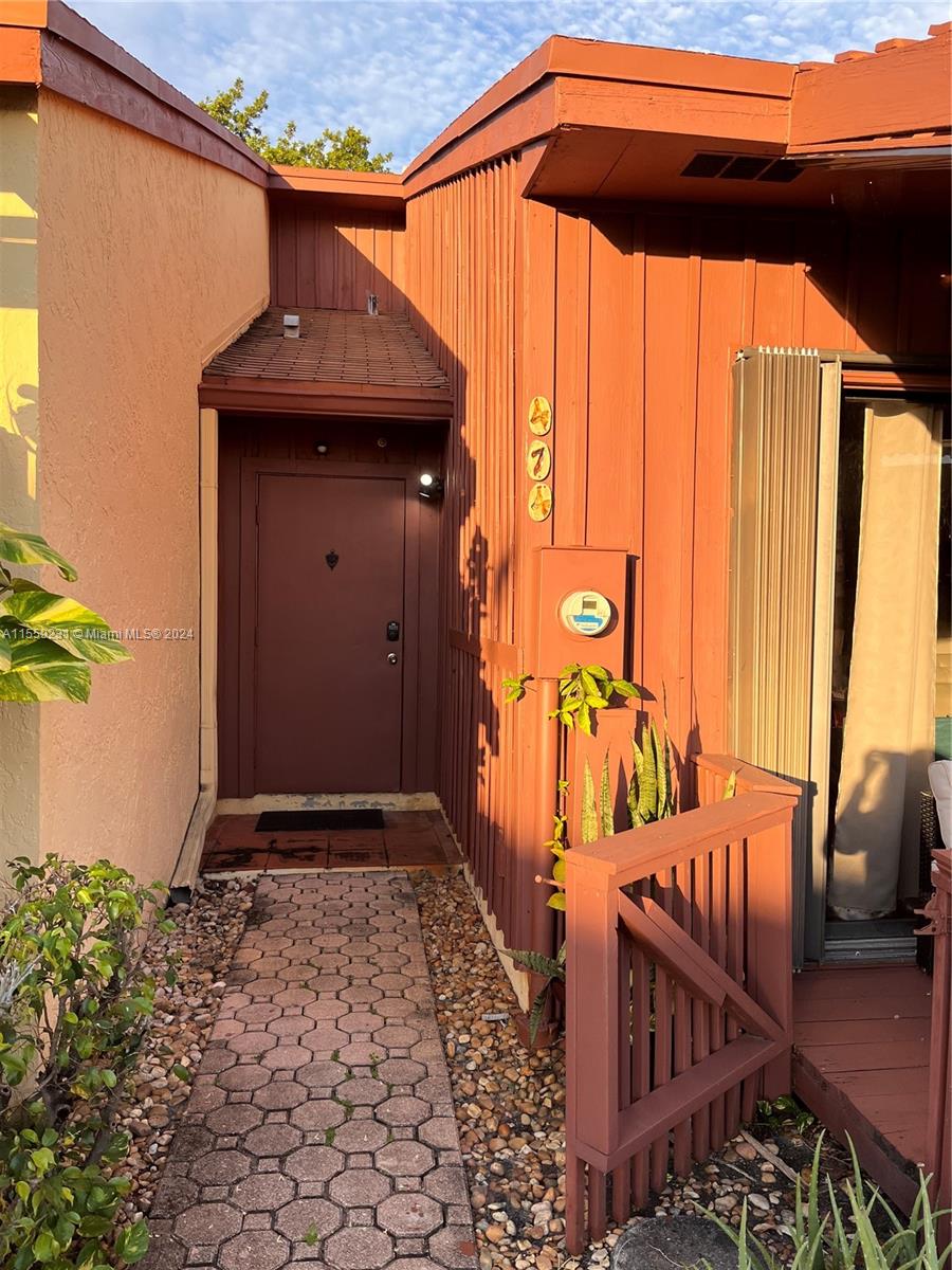 474 SE 11th Ter 474, Dania Beach, Florida 33004, 2 Bedrooms Bedrooms, ,2 BathroomsBathrooms,Residentiallease,For Rent,474 SE 11th Ter 474,A11559231