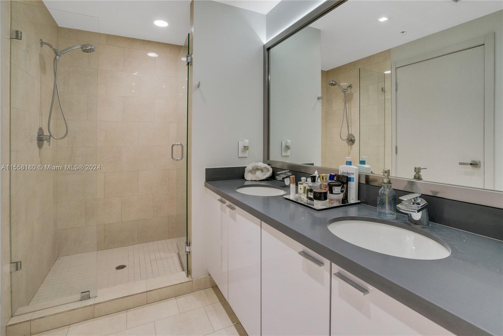 90 SW 3rd St 4308, Miami, Florida 33130, 2 Bedrooms Bedrooms, ,2 BathroomsBathrooms,Residentiallease,For Rent,90 SW 3rd St 4308,A11558160
