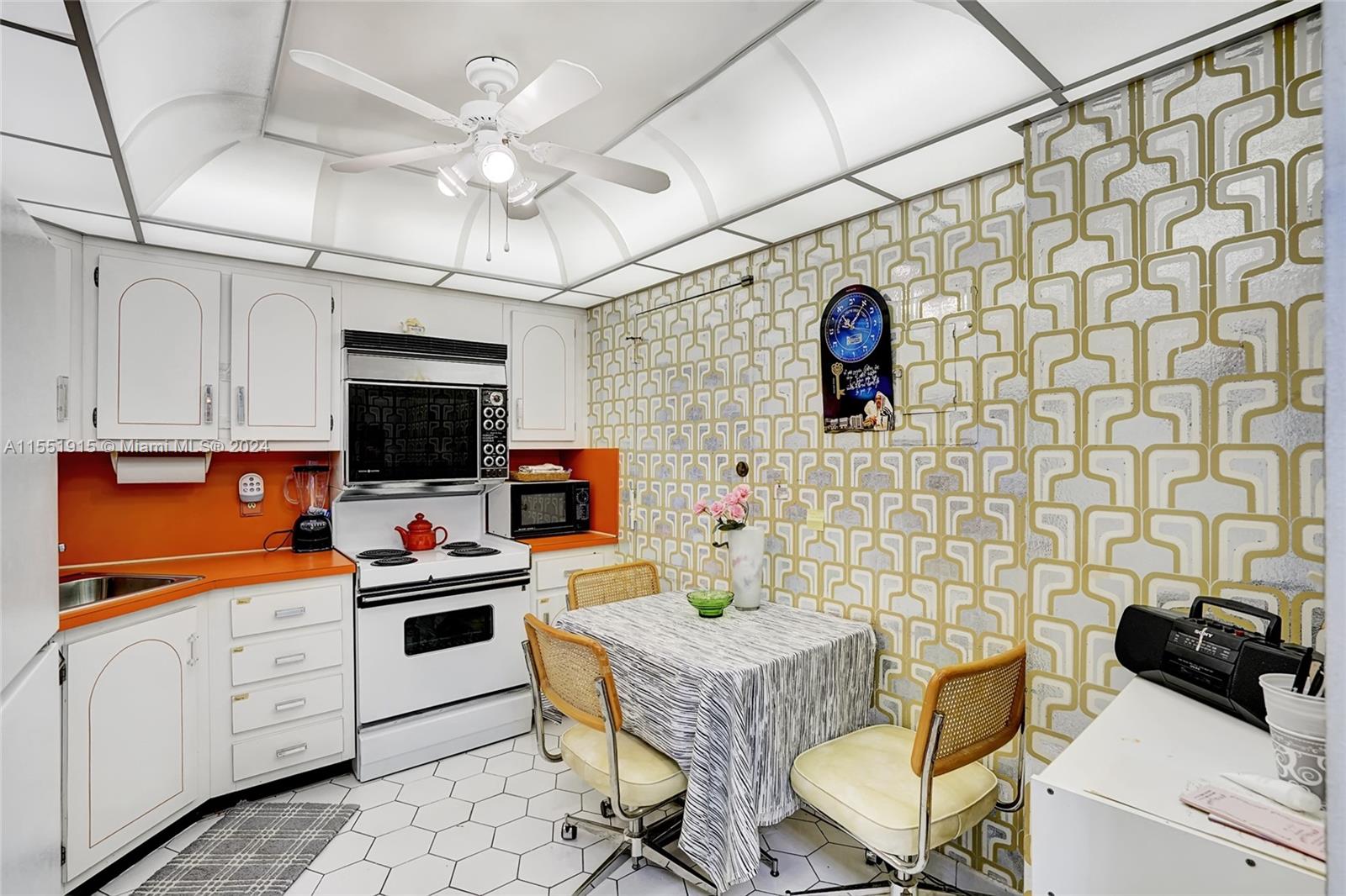 1865 S Ocean Dr 3K, Hallandale Beach, Florida 33009, 1 Bedroom Bedrooms, ,2 BathroomsBathrooms,Residential,For Sale,1865 S Ocean Dr 3K,A11551915