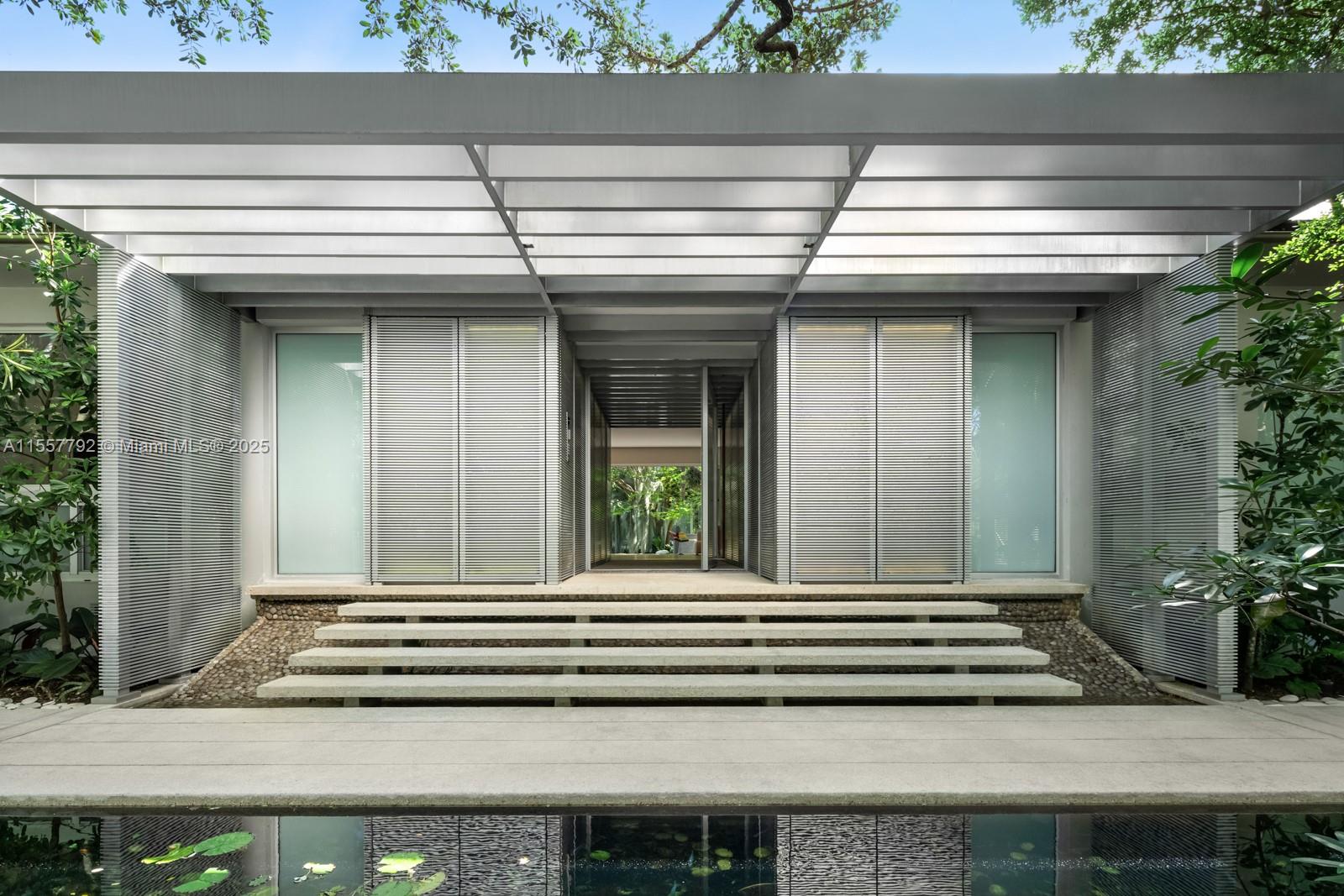 11 La Gorce Cir, Miami Beach, Florida 33141, 4 Bedrooms Bedrooms, ,3 BathroomsBathrooms,Residential,For Sale,11 La Gorce Cir,A11557792