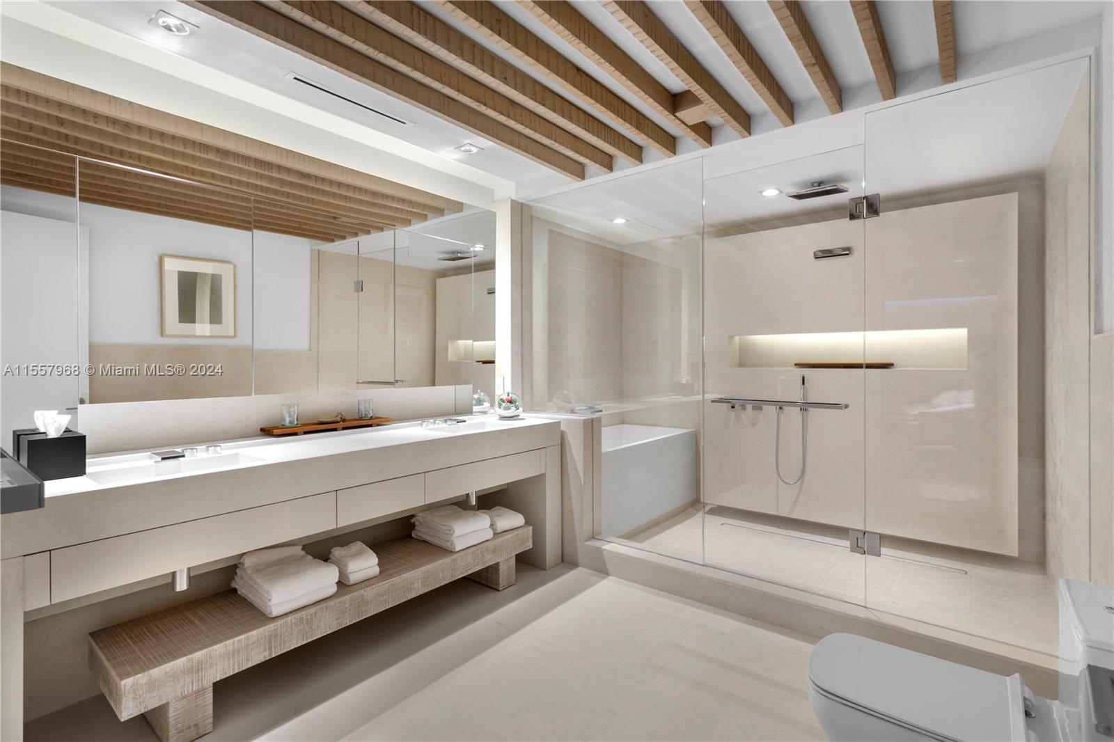 102 24th St PH-1706, Miami Beach, Florida 33139, 3 Bedrooms Bedrooms, ,3 BathroomsBathrooms,Residentiallease,For Rent,102 24th St PH-1706,A11557968