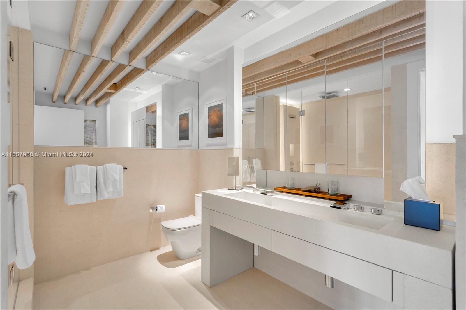 102 24th St PH-1706, Miami Beach, Florida 33139, 3 Bedrooms Bedrooms, ,3 BathroomsBathrooms,Residentiallease,For Rent,102 24th St PH-1706,A11557968