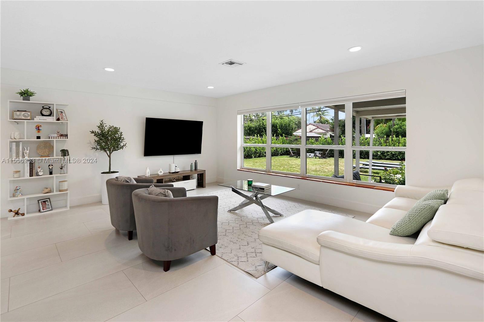 1438 Harrison St, Hollywood, Florida 33020, 3 Bedrooms Bedrooms, ,2 BathroomsBathrooms,Residential,For Sale,1438 Harrison St,A11556963