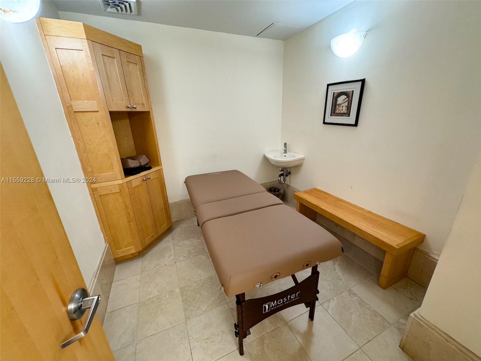 19400 Turnberry Way 412, Aventura, Florida 33180, 3 Bedrooms Bedrooms, ,3 BathroomsBathrooms,Residential,For Sale,19400 Turnberry Way 412,A11559228