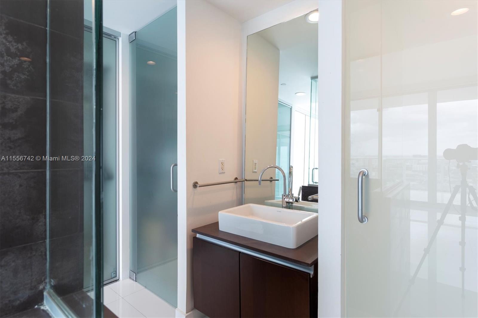 Bedroom Bathroom (Primary Bedroom)