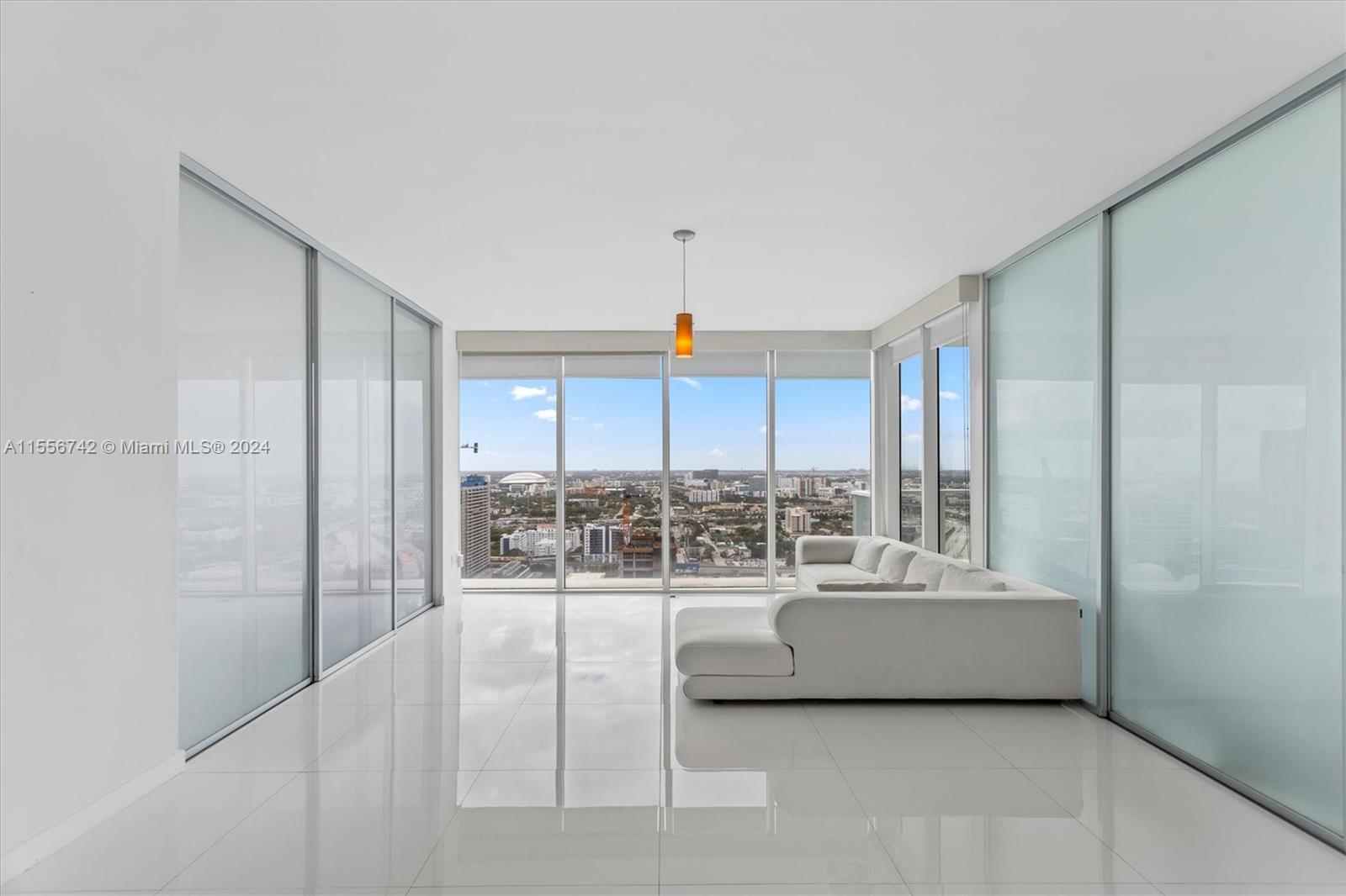 1040 Biscayne Blvd 3106, Miami, Florida 33132, 2 Bedrooms Bedrooms, ,2 BathroomsBathrooms,Residentiallease,For Rent,1040 Biscayne Blvd 3106,A11556742