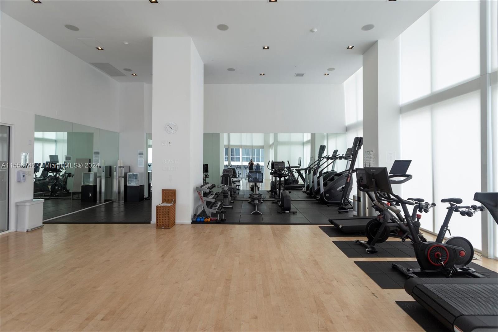 1040 Biscayne Blvd 3106, Miami, Florida 33132, 2 Bedrooms Bedrooms, ,2 BathroomsBathrooms,Residentiallease,For Rent,1040 Biscayne Blvd 3106,A11556742