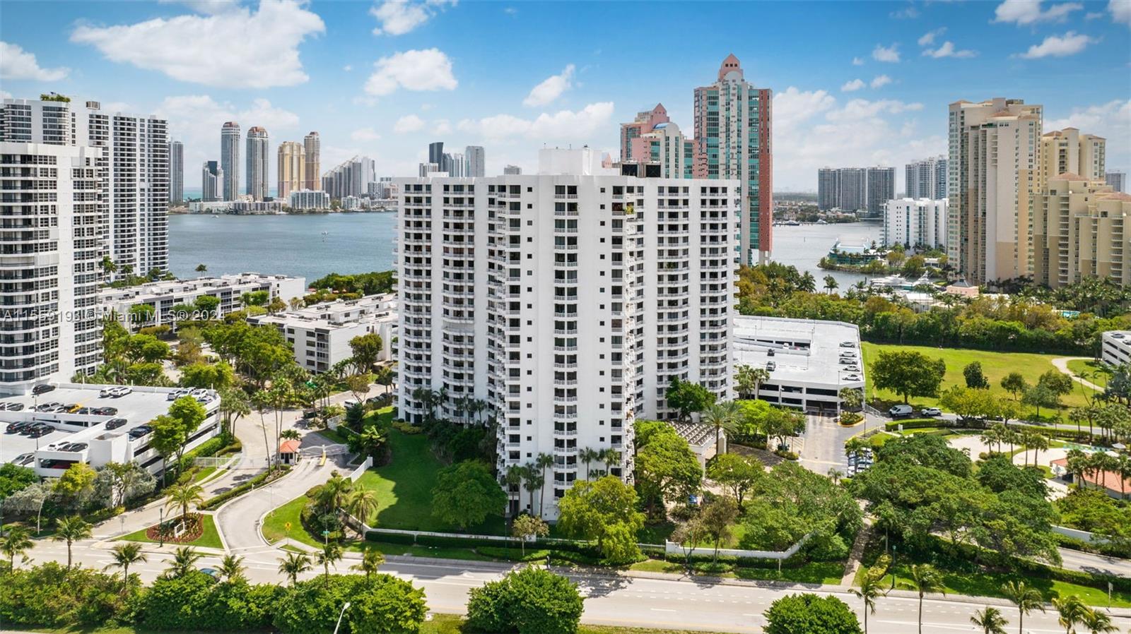 3300 NE 192nd St 612, Aventura, Florida 33180, 2 Bedrooms Bedrooms, ,2 BathroomsBathrooms,Residential,For Sale,3300 NE 192nd St 612,A11559193