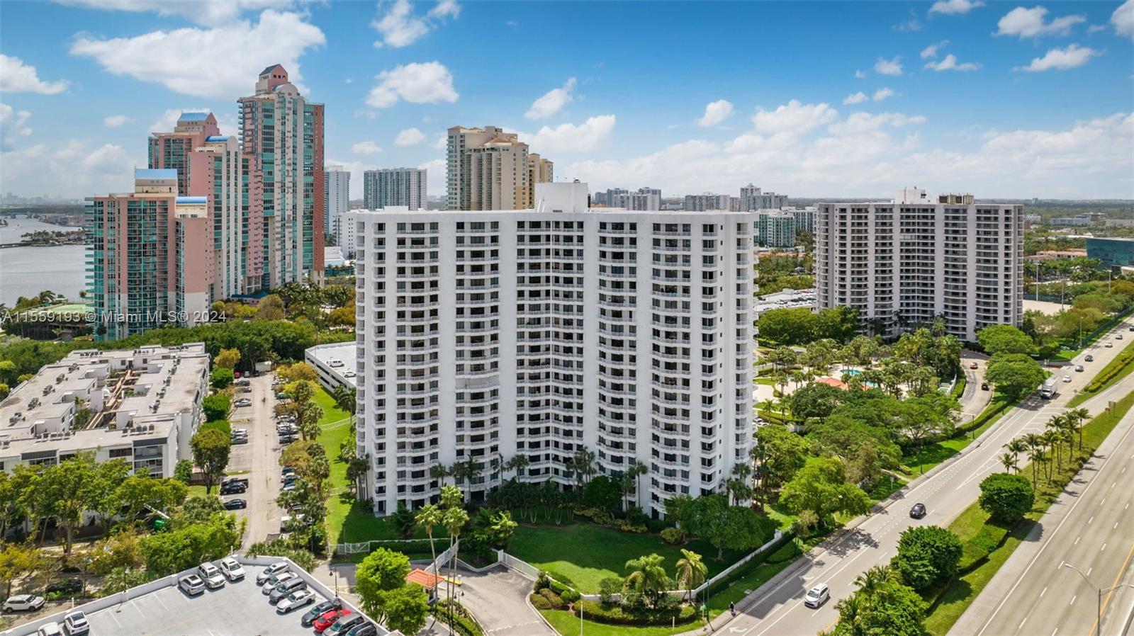 3300 NE 192nd St 612, Aventura, Florida 33180, 2 Bedrooms Bedrooms, ,2 BathroomsBathrooms,Residential,For Sale,3300 NE 192nd St 612,A11559193