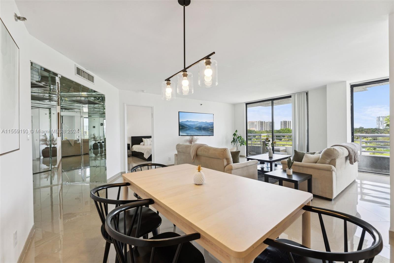 3300 NE 192nd St 612, Aventura, Florida 33180, 2 Bedrooms Bedrooms, ,2 BathroomsBathrooms,Residential,For Sale,3300 NE 192nd St 612,A11559193