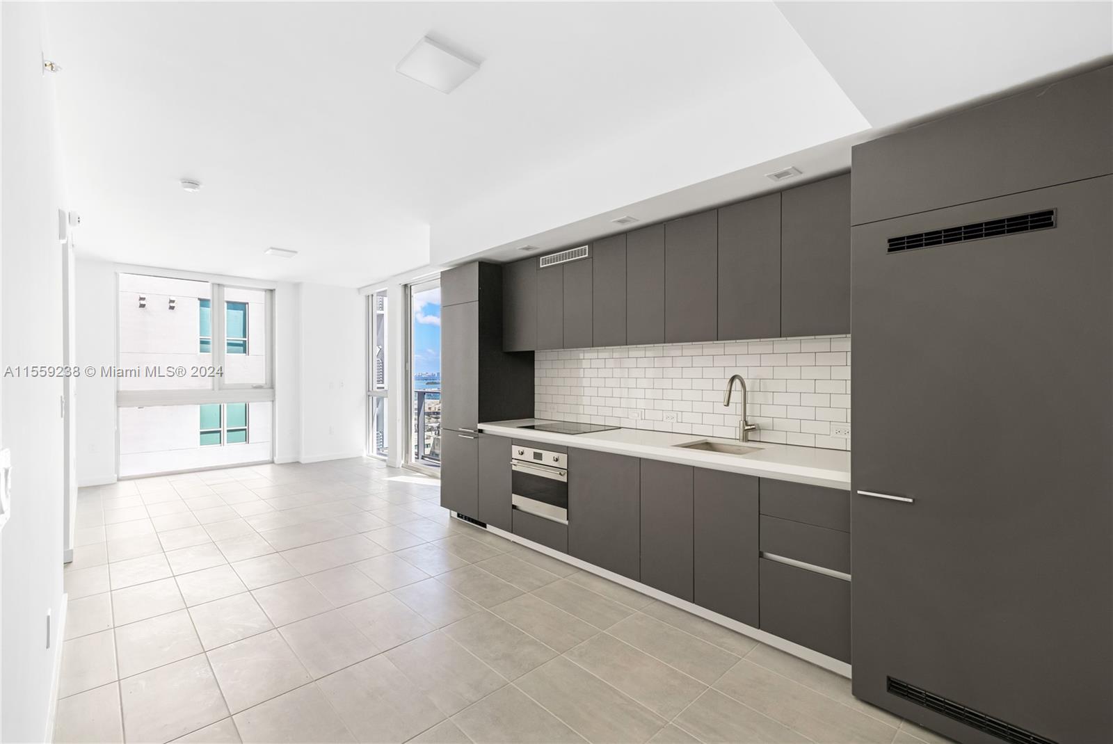 227 NE 2nd St 1909, Miami, Florida 33132, 1 Bedroom Bedrooms, ,1 BathroomBathrooms,Residentiallease,For Rent,227 NE 2nd St 1909,A11559238